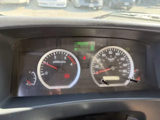 2019 Isuzu NRR 20 Foot Cube Van in Heavy Trucks in Delta/Surrey/Langley - Image 33