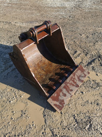 30" Excavator Bucket