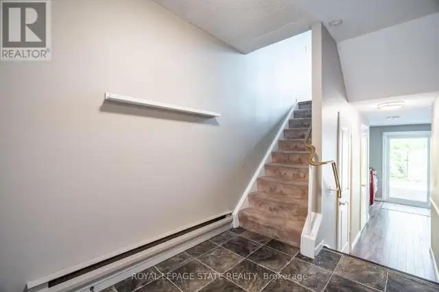 15 - 1967 MAIN STREET W Hamilton (Ainslie Wood), Ontario62865718093442122