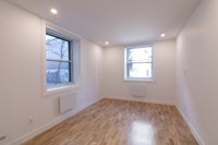Renovated Akelius two bedroom apartment for rent. Located near Cote-St-Luc Road and Old Orchard Ave... (image 4)