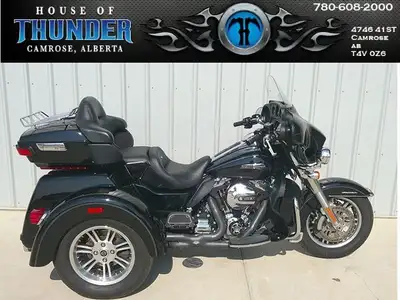 Hit the open road with confidence on this 2015 Harley-Davidson Tri Glide Ultra the perfect blend of...