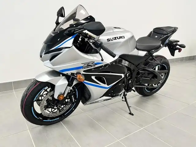 2025 Suzuki GSX-R1000A in Sport Bikes in St. Albert - Image 5