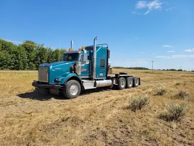 2018 Kenworth T800 8x6 Winch Truck Tractor Engine rebuilt at 13480 engine hours and 818512 km! Almos...