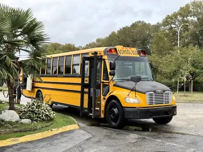 2014 Freightliner B2 Thomas Bus 39 Passenger including driver Ricon Wheelchair Lift 800 LB Lift Capa...