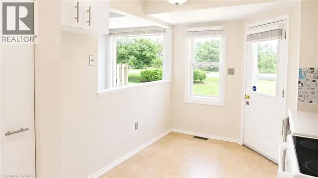 10 HOLBORN Court Unit# 38 Kitchener, Ontario in Houses for Sale in Kitchener / Waterloo - Image 15