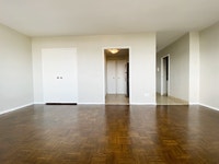 Bachelors, 1 Bath, Air-Conditioned, Recently Renovated Kitchen with Stainless Steel Appliances, Amaz... (image 1)