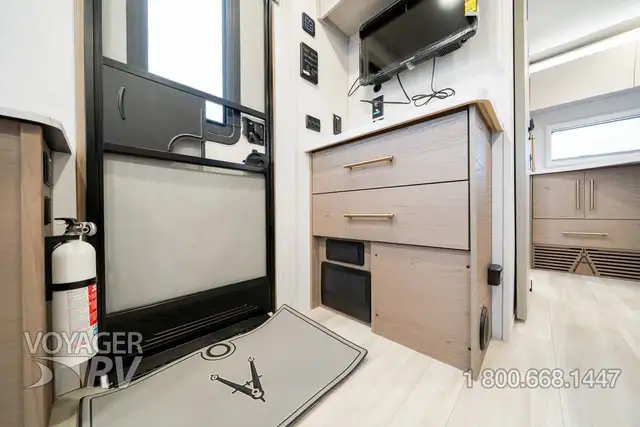 2026 Grand Design Serenova 150HL in Travel Trailers & Campers in Kelowna - Image 25