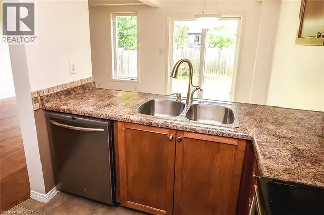37 CORNERSTONE Drive 10th Line Shore, Ontario in Long Term Rentals in Hamilton - Image 13