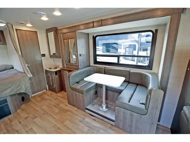 2024 Jayco Redhawk SE redhawk 22A 1 extension Classe C 24 pieds in RVs & Motorhomes in Laval / North Shore - Image 6