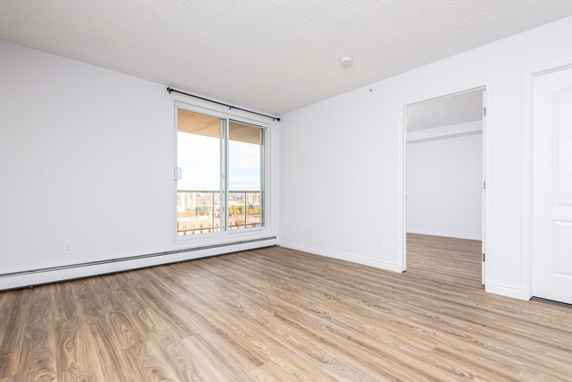 109 St. NW & Jasper Avenue! Edmonton! 1 Month rent FREE! in Long Term Rentals in Edmonton - Image 4