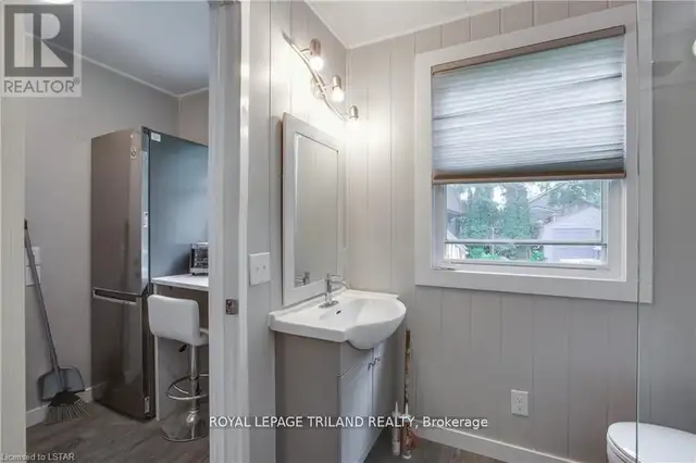 7575 BIDDULPH STREET Lambton Shores (Port Franks), Ontario in Houses for Sale in Grand Bend - Image 28