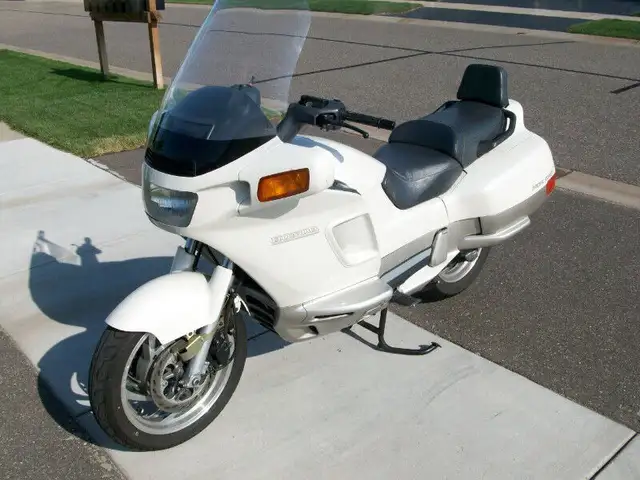 VTX 1800 "N"Titainium  2005  high mileage in Street, Cruisers & Choppers in Hamilton - Image 10