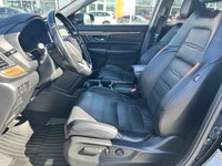 Elevate every journey with this striking Crystal Black Pearl 2017 Honda CR-V EX-L. Renowned for its... (image 8)