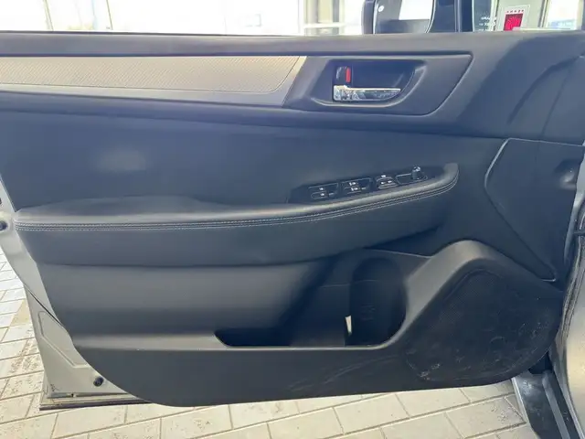 2018 Subaru Outback 2.5i Touring in Cars & Trucks in Longueuil / South Shore - Image 17