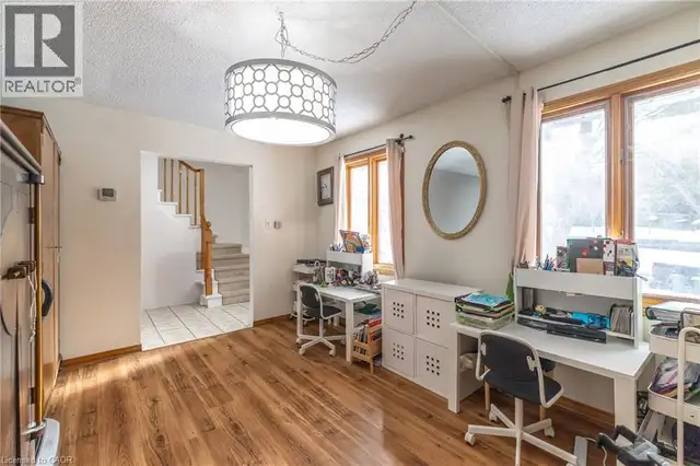 104 HENRY Street Rockwood, Ontario in Houses for Sale in Guelph - Image 6