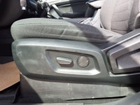 WAS: $31995 NOW: $29999 plus taxes and licensing feesWE DELIVER ANYWHERE IN CANADA! Midsize with ful... (image 9)