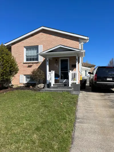 Upper- 24 Briarsdale Crescent