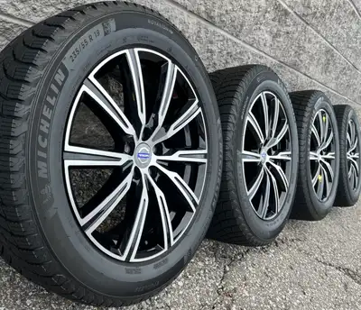 Michelin X-Ice Snow SUV Winter Tires and original 19 Inch Volvo XC 60 "Black Diamond Cut" Rims. Good...