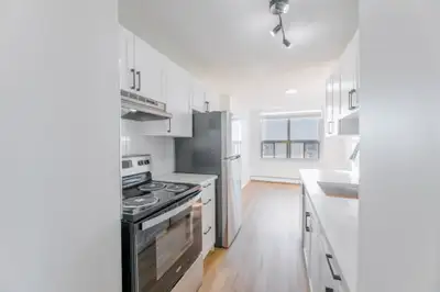 Amenities: Fitness Centre • Heated Parking • Social Room • Quiet Building • Heat & Water Included Su...