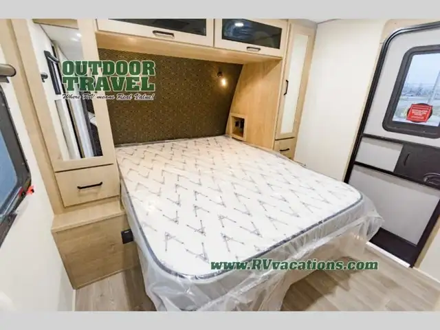 2026 Grand Design Imagine XLS 25RLE in Travel Trailers & Campers in Hamilton - Image 19