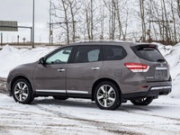 This Nissan is a spacious and practical SUV that's built for family life and everyday versatility. T... (image 5)