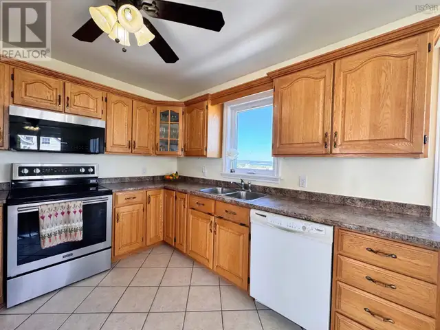 48 Seaview Drive Gabarus, Nova Scotia in Houses for Sale in Cape Breton - Image 17