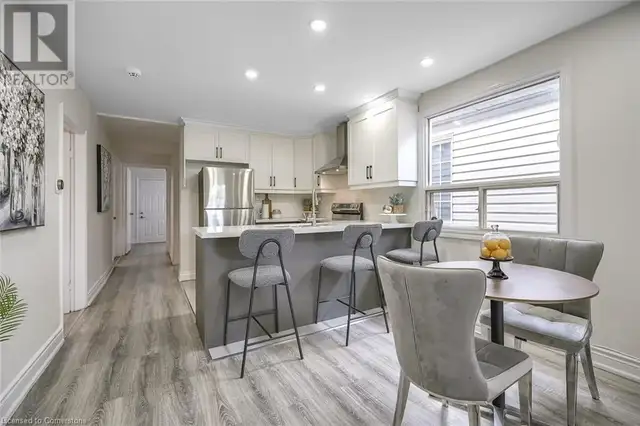 230 MCANULTY Boulevard Hamilton, Ontario in Houses for Sale in Oakville / Halton Region - Image 9