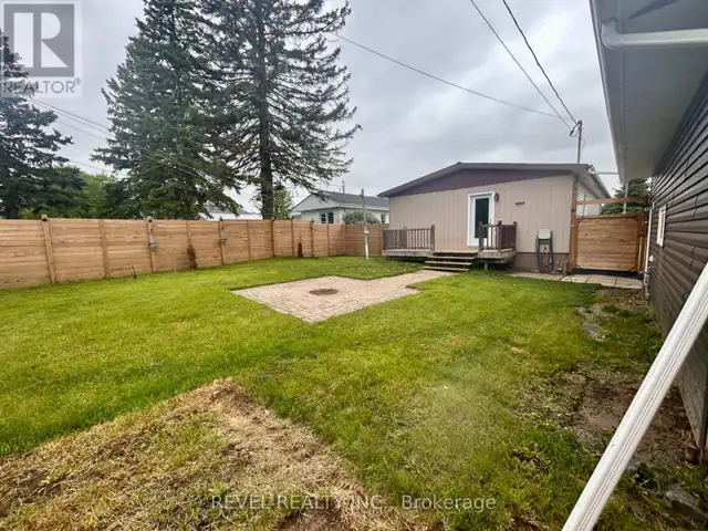 52 HURON ROAD Cochrane, Ontario62863315945857124