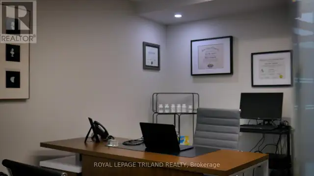 104 - 240 WATERLOO STREET London East (East K), Ontario in Commercial & Office Space for Rent in London - Image 4