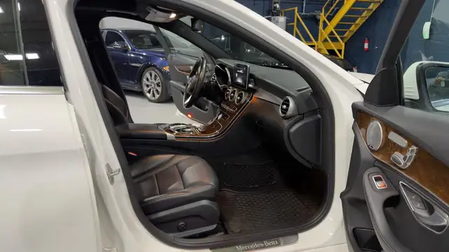 2015 Mercedes-Benz C-Class C300, Accident Free, Amg Pkg, Sunroof in Cars & Trucks in Oakville / Halton Region - Image 12