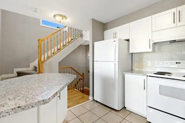 Timberline Townhomes - Townhouse (3 bedroom) available at 8 Timb in Long Term Rentals in Ottawa - Image 6