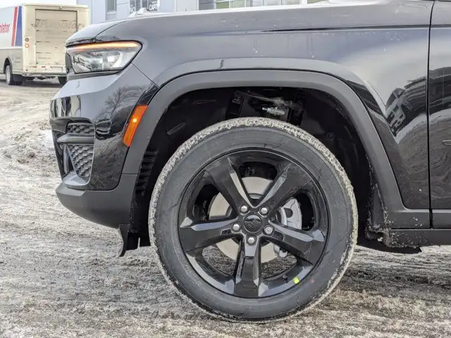 2025 Jeep Grand Cherokee Altitude * - Power Liftgate - Wireless in Cars & Trucks in Calgary - Image 10