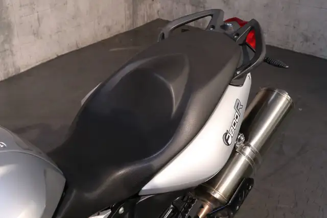 2010 BMW F800R in Sport Bikes in Laurentides - Image 6