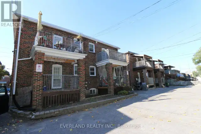202 - 1753 BAYVIEW AVENUE Toronto (Leaside), Ontario in Long Term Rentals in City of Toronto - Image 3