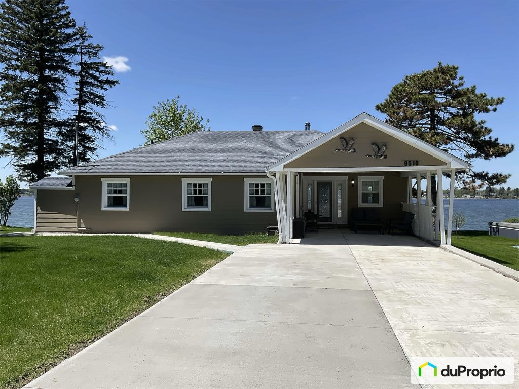 $794,000 - Bungalow for sale in Contrecoeur — photo 1