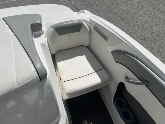 2012 Bayliner 185 in Powerboats & Motorboats in Saskatoon - Image 11