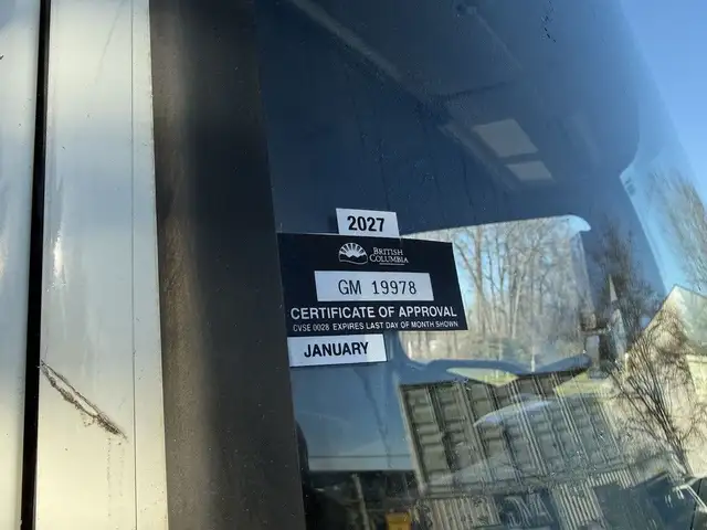 2015 Hino 358 22 Foot Dump Flatdeck with Amco Veba Crane and Air in Heavy Trucks in Regina - Image 67