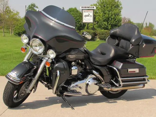 2008 Harley-Davidson FLHTCI Electra Glide Classic FLHTCU Classic in Sport Touring in Leamington - Image 3