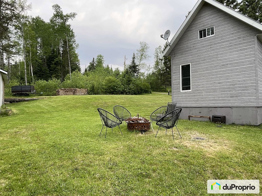 $199,900 - Cottage for sale in La Baie — photo 2