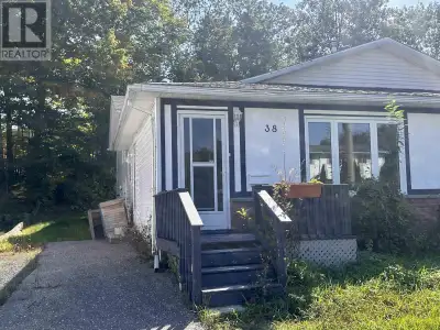 This very affordable semi-detached 3-level back split boasts 3-bedrooms and 1 1/2 bathrooms. The mai...