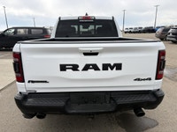 SPECIAL! This truck features a 6 month 10,000 KM Powertrain Warranty! With 186,136 km on the odomete... (image 3)