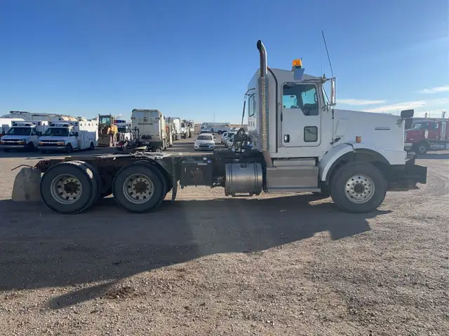 2016 Kenworth T800 in Heavy Trucks in Calgary - Image 6