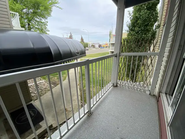 Inglewood Apartment For Rent | King's Court Apartments in Long Term Rentals in Edmonton - Image 12