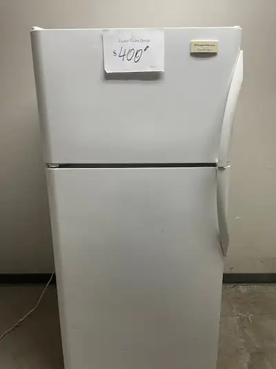 Réfrigérateur blanc 30'' standard Frigidaire, View more