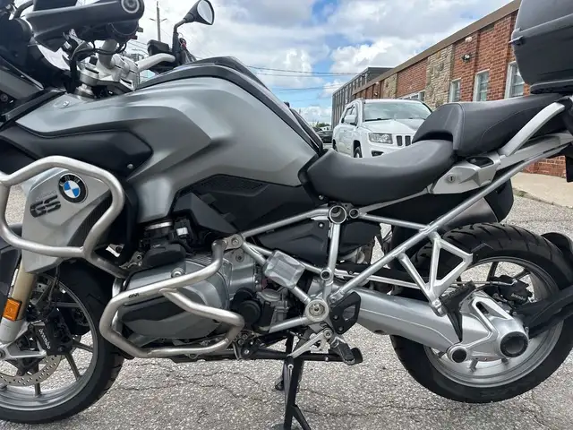 2015 BMW R1200GS ~ BMW R1200GS ~ HTD GRIPS ~ ADJUSTABLE SUSPENSI in Street, Cruisers & Choppers in City of Toronto - Image 18