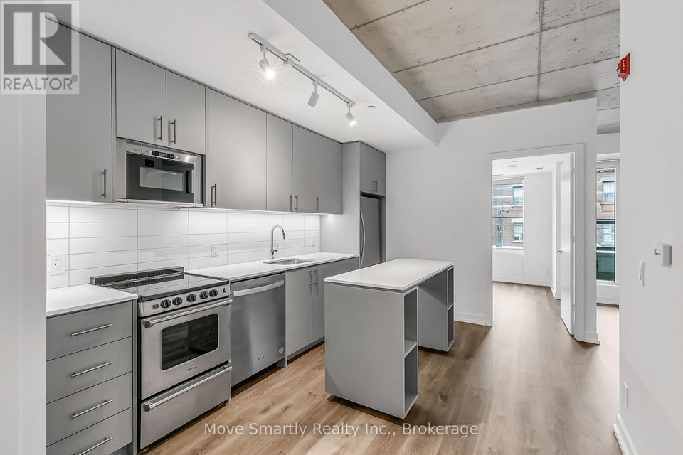 208 - 115 LARCHMOUNT AVENUE Toronto (South Riverdale), Ontario 2