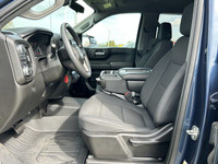 Own this rugged yet refined 2020 GMC Sierra 1500 Crew Cab 4x4, a one-owner vehicle with a pristine a... (image 9)