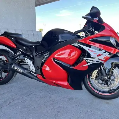 APPLY NOW: https://www.ridecollective.ca/get-pre-approved 2016 SUZUKI HAYABUSA • High-performance en...