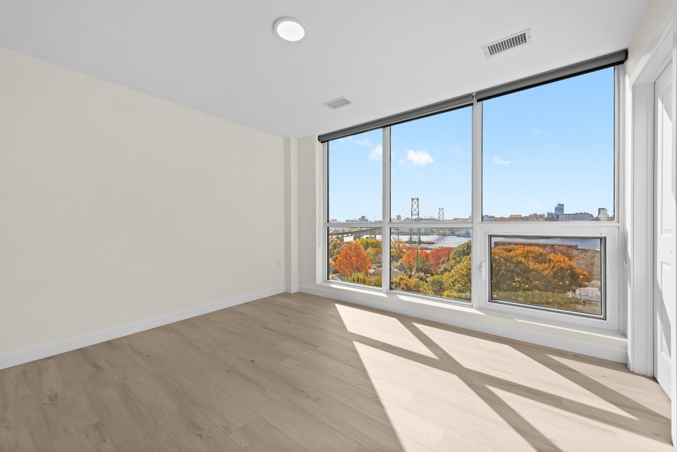 2-bedroom + den + 2-bathroom with private balcony - water views 2