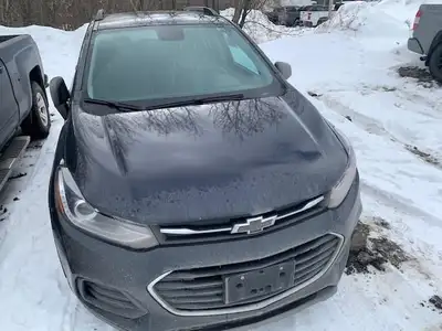 Here is an opportunity for an affordable All Wheel Drive SUV that comes with two sets of tires . Thi...